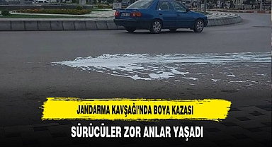 Jandarma Kavşağı'nda Boya Kazası Sürücüler Zor Anlar Yaşadı