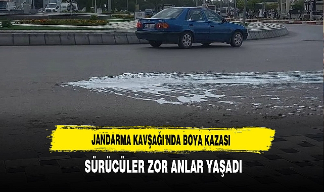 Jandarma Kavşağı'nda Boya Kazası Sürücüler Zor Anlar Yaşadı