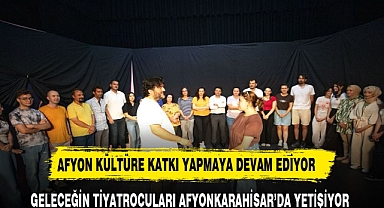ÜCRETSİZ VERİLEN EĞİTİMLERLE GELECEĞİN TİYATROCULARI YETİŞİYOR