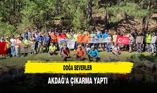 Doğa Severler Akdağ’a Çıkarma Yaptı