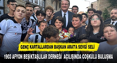 GENÇ KARTALLARDAN BAŞKAN ARAT'A SEVGİ SELİ