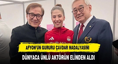 Meryem Betül Çavdar bronz madalyasını Dünyaca ünlü aktörden aldı
