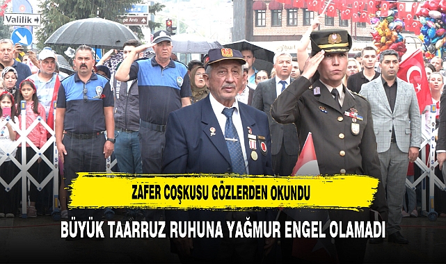 Zafer Coşkusu Gözlerden Okundu Büyük Taarruz Ruhuna Yağmur Engel Olamadı