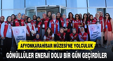 GÖNÜLLÜLER ENERJİ DOLU BİR GÜN GEÇİRDİLER