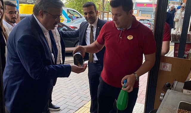İbrahim Yurdunuseven, İzmir Aliağa’da Esnaf Ziyaretlerine Devam Ediyor