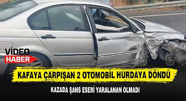 Kafaya Çarpışan 2 Otomobil Hurdaya Döndü