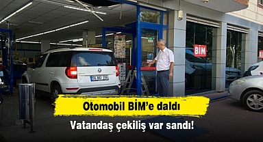 Otomobil BİM'e daldı: Vatandaş çekiliş var sandı!