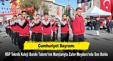 Cumhuriyet Bayramı, RSP Teknik Koleji Bando Takımı’nın Marşlarıyla Zafer Meydanı’nda Son Buldu