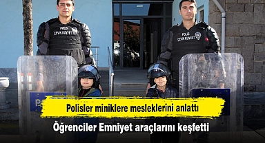 Polisler miniklere mesleklerini anlattı! Öğrenciler Emniyet araçlarını keşfetti