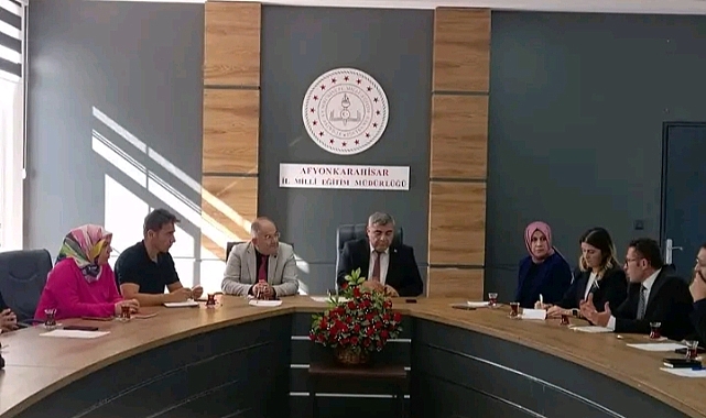 Sünnetçi, Türkiye Yüzyılı Maarif Modeli İzleme ve Değerlendirme Toplantısına katıldı