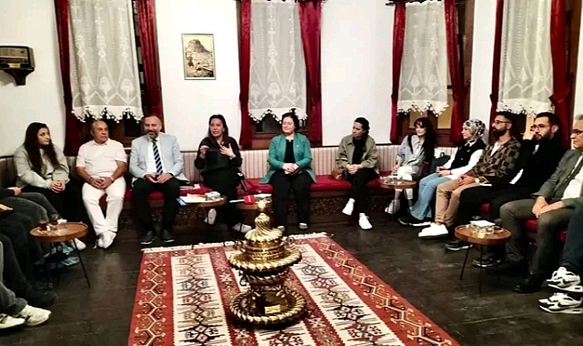 Tarihe ışık tutan söyleşi Dr. Tuba İşler Gürsu tarafından, Kültür ve Sanat Evi'nde gerçekleştirildi 