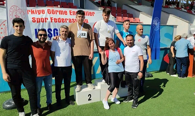 Türkiye Atletizm Şampiyonasında Afyonkarahisar'lı sporcular çifte madalya kazandı