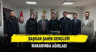 Başkan Şahin Gençleri Makamında Ağırladı