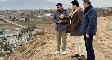 BOLVADİN’DE MEZARLIK ALANINDA DÜZENLEME ÇALIŞMALARI YAPILDI