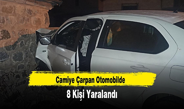 Camiye Çarpan Otomobilde 8 Kişi Yaralandı