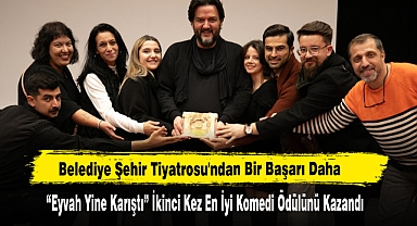 “Eyvah Yine Karıştı” İkinci Kez En İyi Komedi Ödülünü Kazandı
