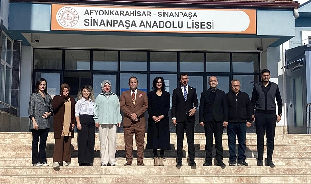 Kaymakam Aslan, Sinanpaşa Anadolu Lisesini Ziyaret Etti