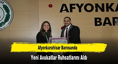 Afyonkarahisar Barosunda Yeni Avukatlar Ruhsatlarını Aldı