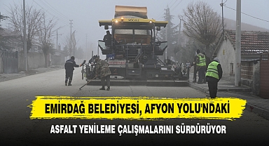 Emirdağ Belediyesi, Afyon Yolu'ndaki Asfalt Yenileme Çalışmalarını Sürdürüyor