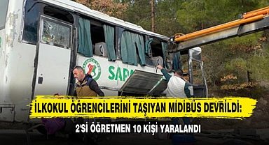 İlkokul Öğrencilerini Taşıyan Midibüs Devrildi: 10 Yaralı