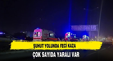 Şuhut Yolunda Feci Kaza Çok Sayıda Yaralı Var
