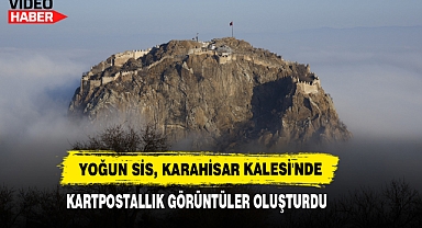 Yoğun Sis, Karahisar Kalesi'nde Kartpostallık Görüntüler Oluşturdu