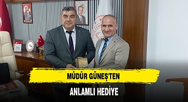 MÜDÜR GÜNEŞ'TEN ANLAMLI HEDİYE