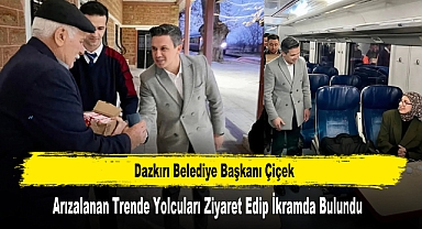 Başkan Çiçek, Arızalanan Trende Yolcuları Ziyaret Edip İkramda Bulundu