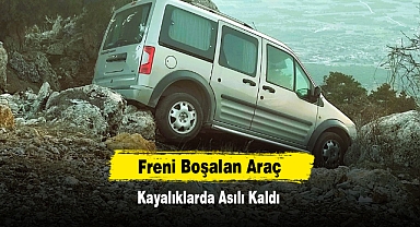 Freni Boşalan Araç Kayalıklarda Asılı Kaldı