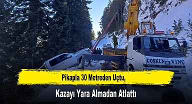 Pikapla 30 Metreden Uçtu, Kazayı Yara Almadan Atlattı