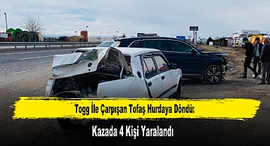 Togg İle Çarpışan Tofaş Hurdaya Döndü: 4 Yaralı