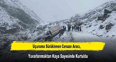 Uçuruma Sürüklenen Cenaze Aracı, Yuvarlanmaktan Kaya Sayesinde Kurtuldu