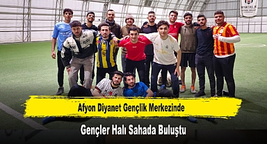 Afyon Diyanet Gençlik Merkezinde, Gençler Halı Sahada Buluştu