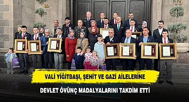 VALİ YİĞİTBAŞI, ŞEHİT VE GAZİ AİLELERİNE DEVLET ÖVÜNÇ MADALYALARINI TAKDİM ETTİ