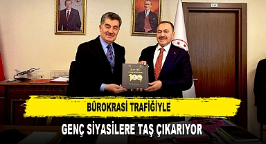 BÜROKRASİ TRAFİĞİYLE GENÇ SİYASİLERE TAŞ ÇIKARIYOR