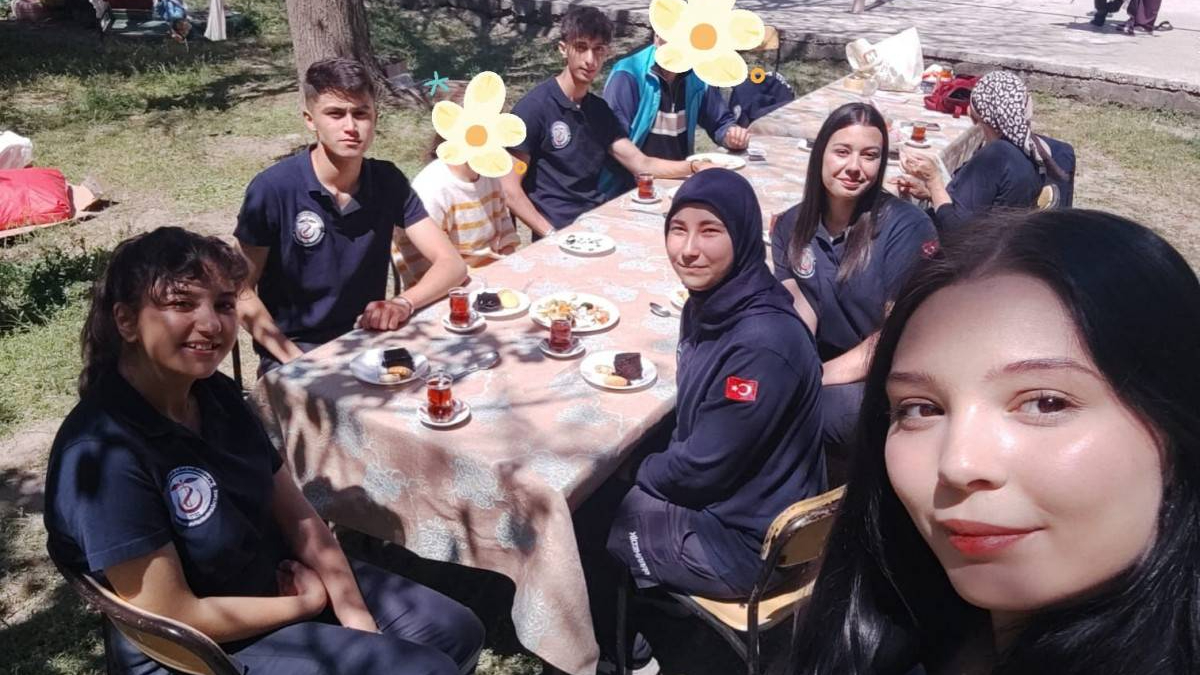 Şuhut SHMYO Öğrencileri Özel Bireylerle Bir Araya Geldi