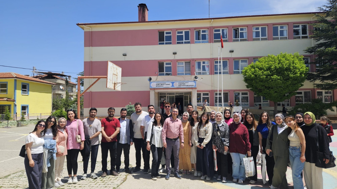 AKÜ’lü Öğrencilerden Matematiği Sevdiren Sergi