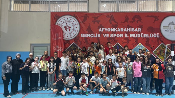 Afyonkarahisar'da 19 Mayıs Coşkusu Badmintonla Taçlandı