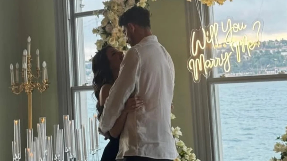 Hazal Çağlar, Samet Akaydın’ın Evlilik Teklifine “Evet” Dedi!