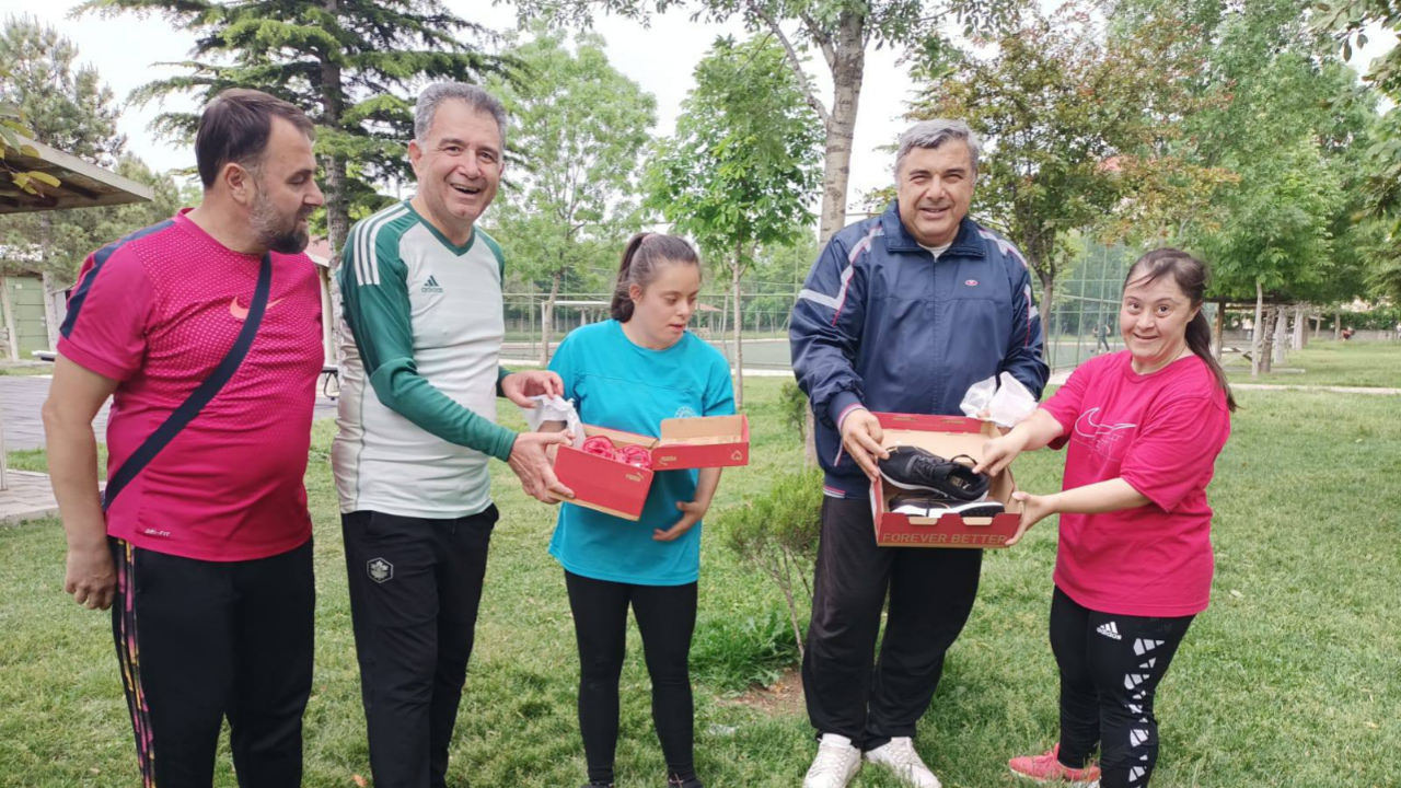 Müdür Sünnetci'den Avrupa Yolcusu Sporculara Moral Desteği