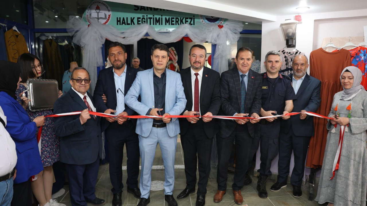 Sandıklı’da emek ve el sanatları sergilendi
