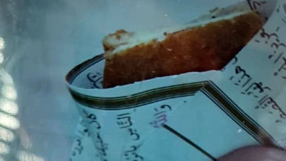 Kantinci Kur’an-I Kerim Sayfalarını Tost Kağıdı Yaptı