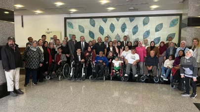 AK Parti Milletvekilleri, Sakatlar Derneği Üyelerini TBMM’de Ağırladı