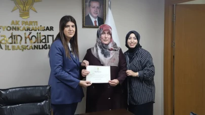 Ayaydın, Mahalle Başkanlarına Mazbatalarını Takdim Etti