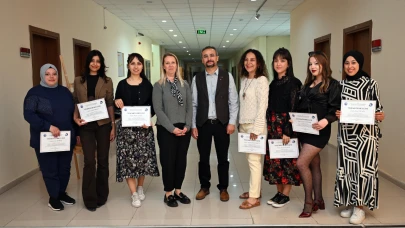 AKÜ GSF Öğrencilerinden Çini Sergisi