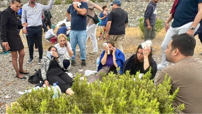 Minibüsle Otomobil Çarpıştı, 15 Kişi Yaralandı