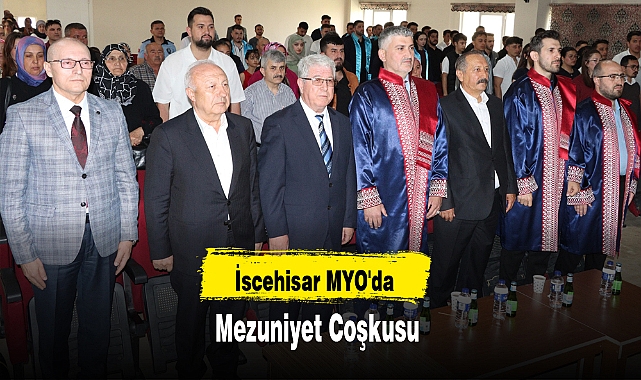 İscehisar MYO'da Mezuniyet Coşkusu