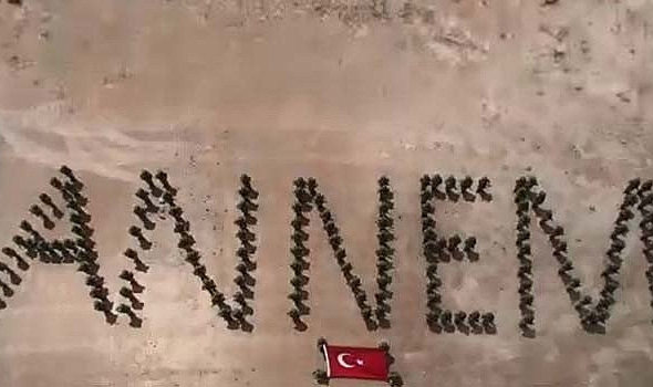 Mehmetçik&#039;ten Duygulandıran Anneler Günü Mesajı