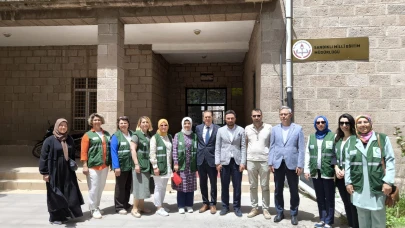 Yeşilay Afyonkarahisar Şubesi  Çocuklara Oyuncak Hediye Etti
