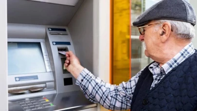 Emekli Maaşları Bayramdan Önce Yatacak: SGK Tarih Verdi
